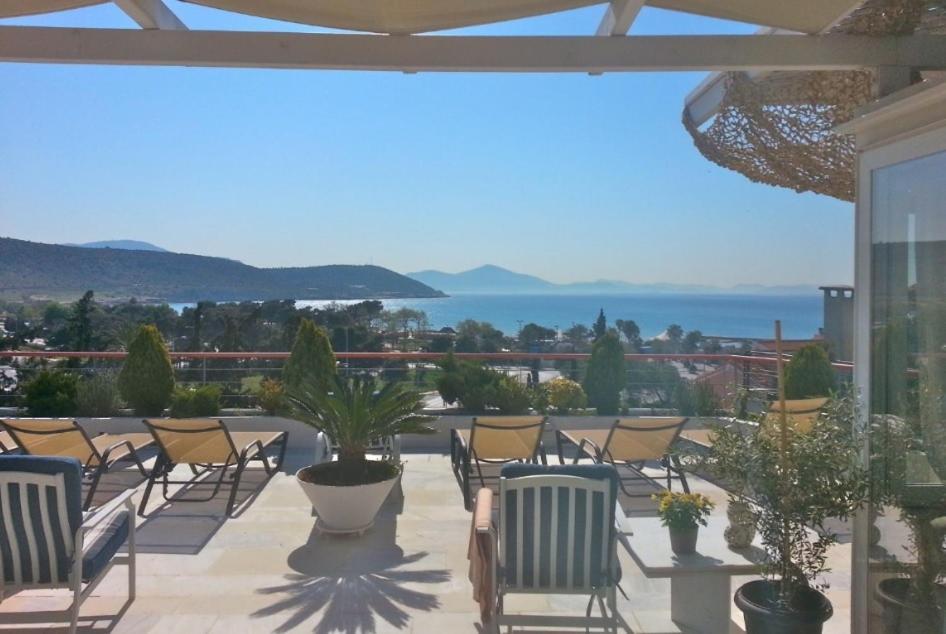 Varkiza Seaside Penthouse With Private Roof Deck Vari  Bagian luar foto